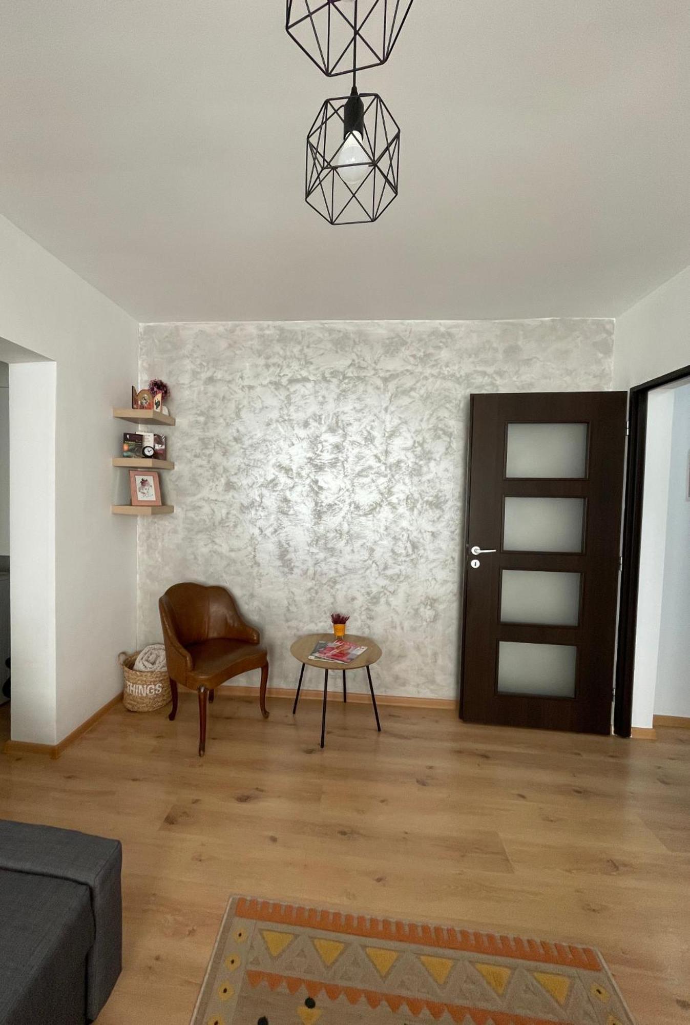 Apartament Cina Husi Bagian luar foto